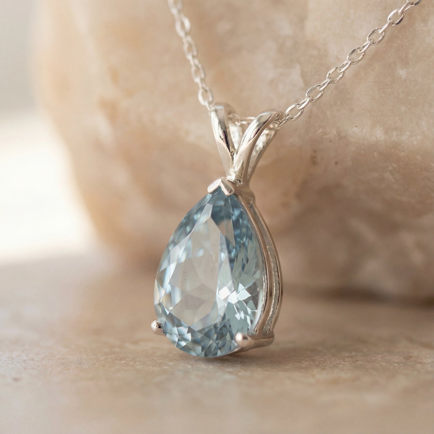 Vital Breath Aquamarine Pendant™
